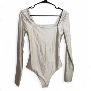Aritzia Babaton Satinette Square Necked Long Sleeve Bodysuit Size S